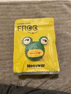 Noouwar Larger-Billed Frog Crochet Kit for Beginners - DIY Craft Set